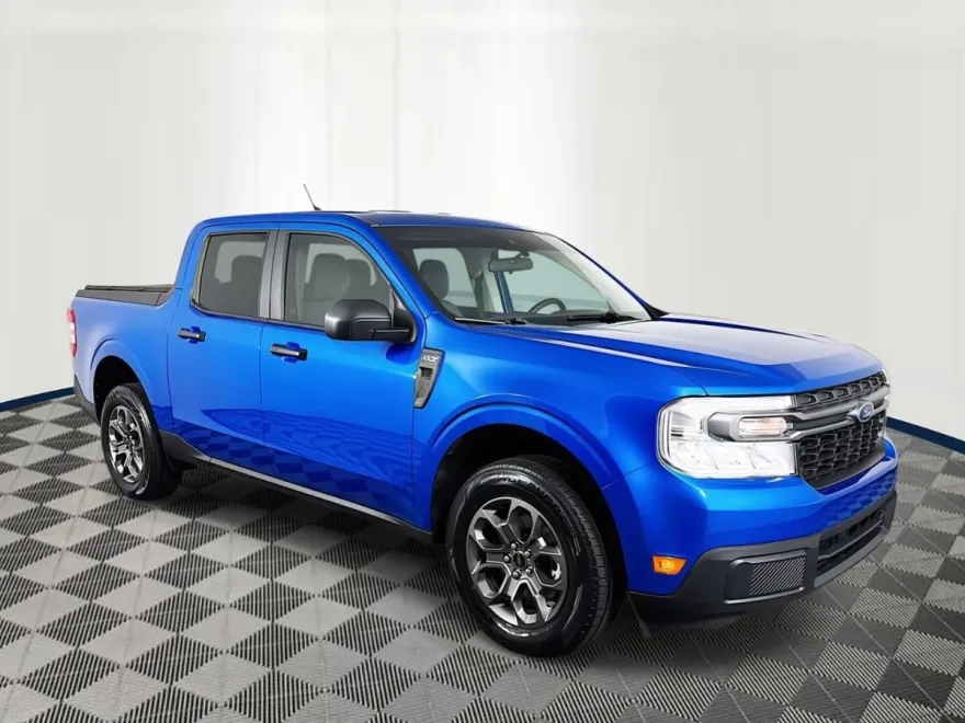 2022 Ford Maverick XLT photo 1