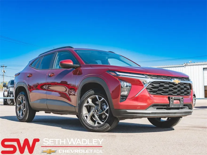 2024 Chevrolet Trax LT photo 1