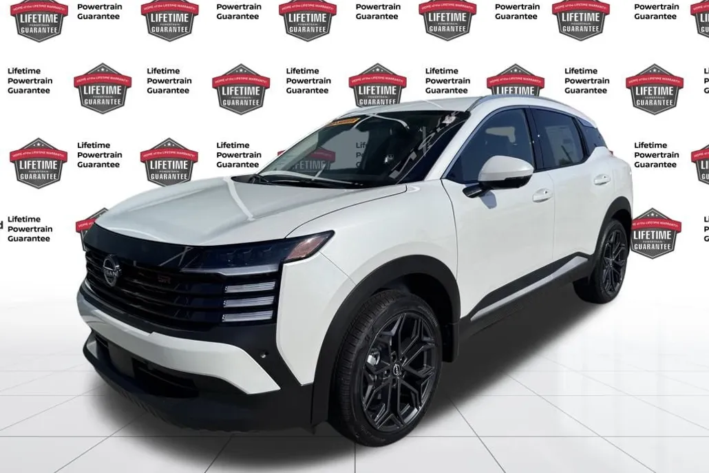 2025 Nissan Kicks SR photo 1