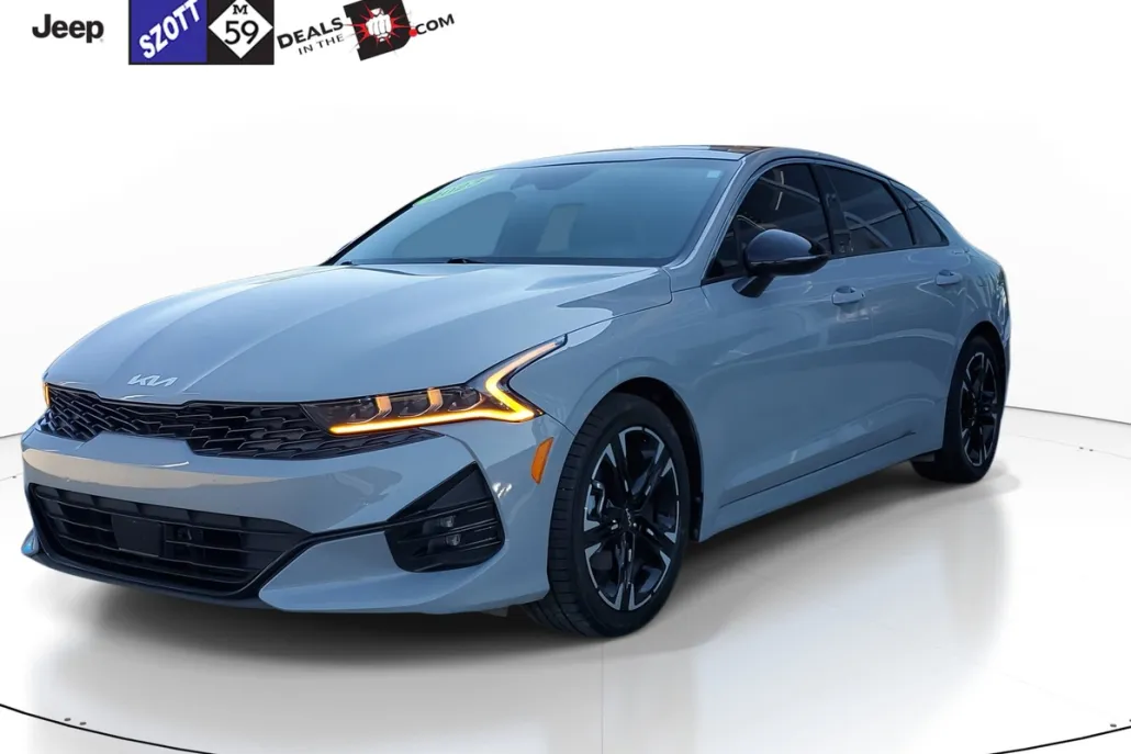 2023 Kia K5 GT-Line photo 1