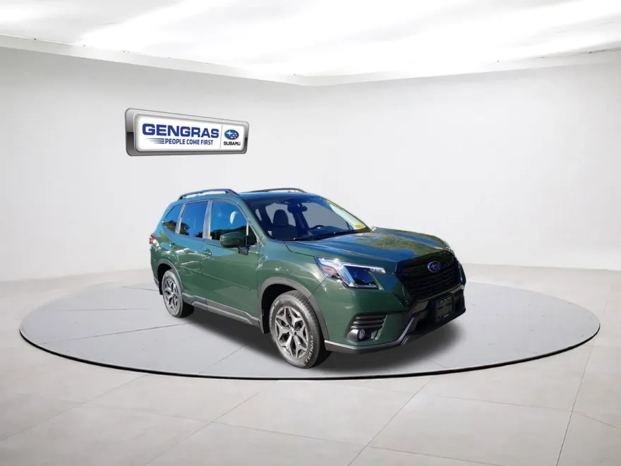 2022 Subaru Forester Premium photo 1