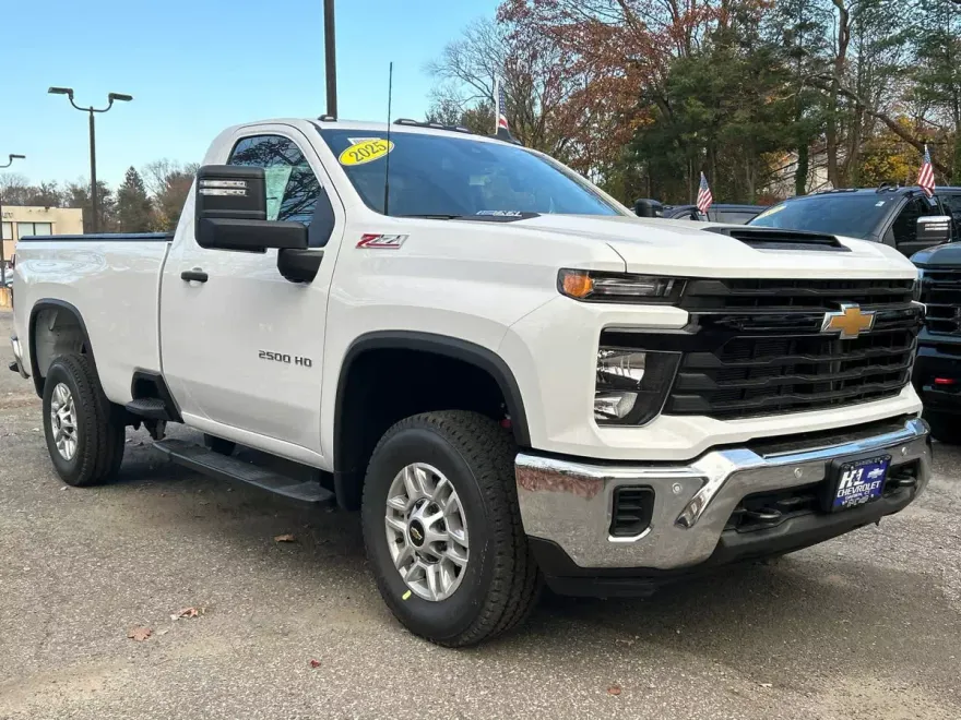 2025 Chevrolet Silverado 2500HD photo 1
