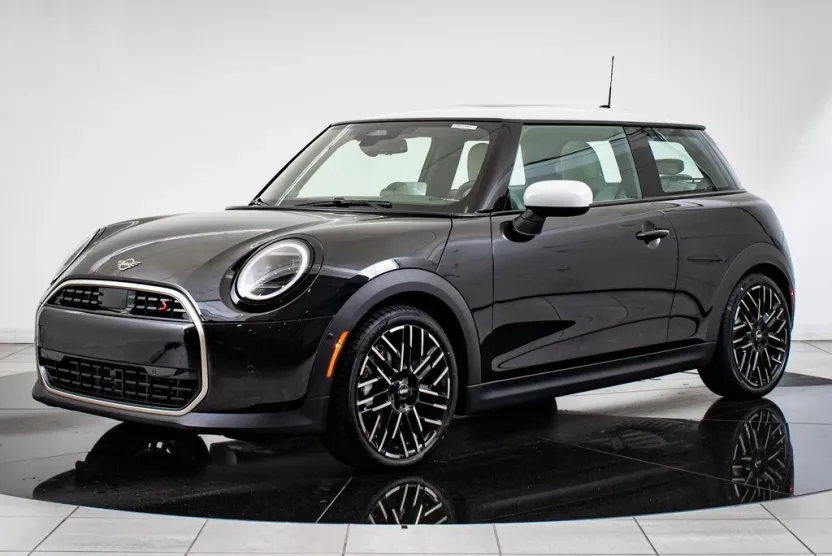 2025 Mini Cooper Hardtop S photo 1