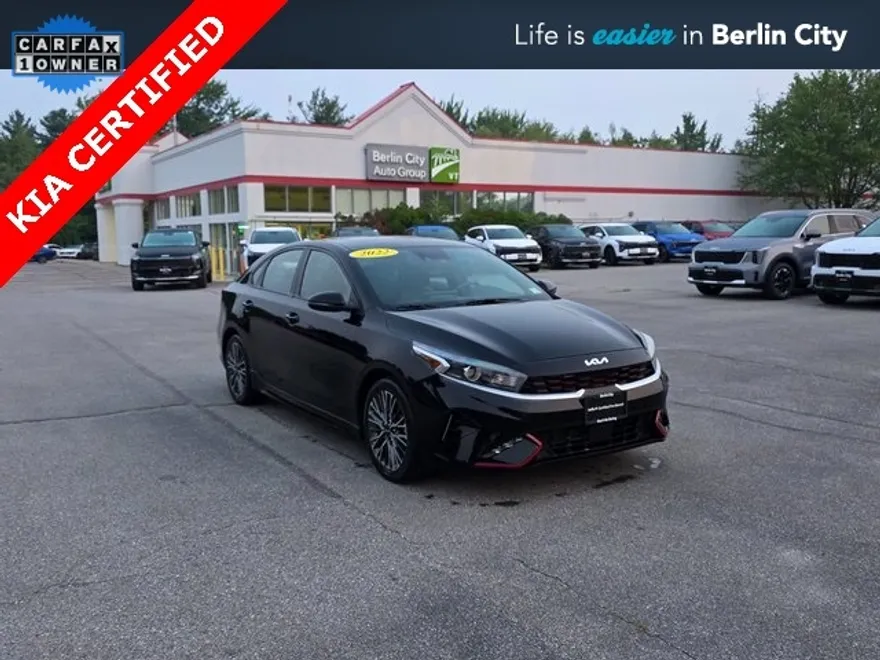 2022 Kia Forte GT-Line photo 1