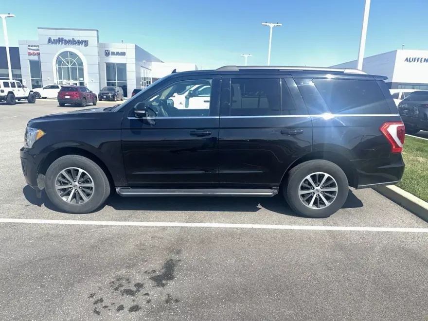 2020 Ford Expedition XLT photo 1