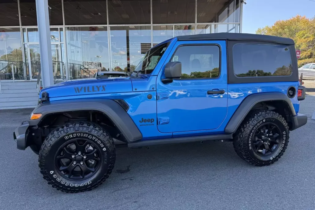 2022 Jeep Wrangler Willys photo 1