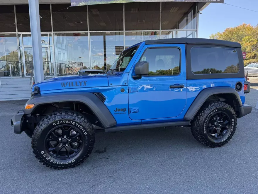 2022 Jeep Wrangler Willys photo 1