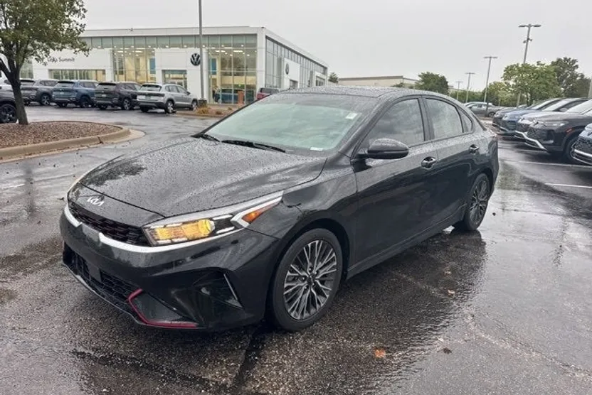2024 Kia Forte GT-Line photo 1