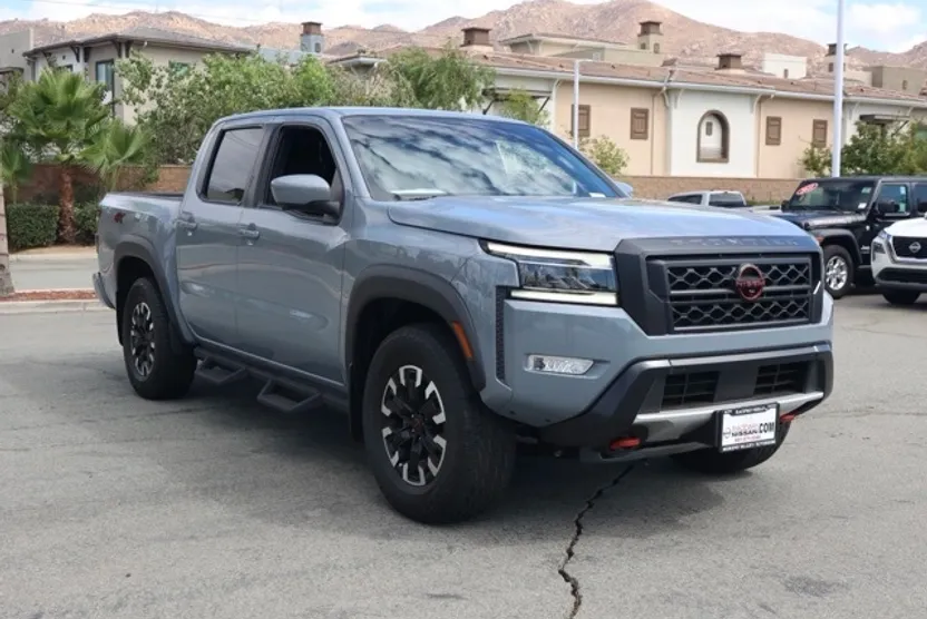2023 Nissan Frontier PRO-4X photo 1