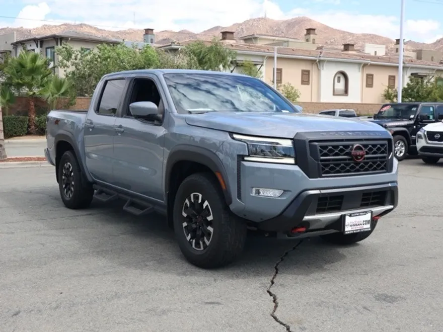 2023 Nissan Frontier PRO-4X photo 1