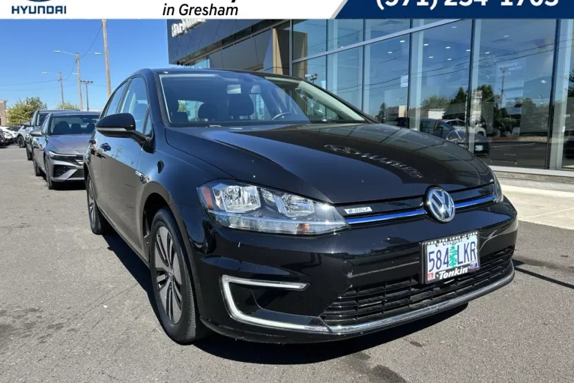 2019 Volkswagen e-Golf SE photo 1