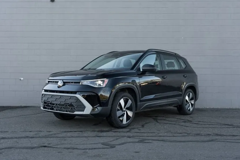 2025 Volkswagen Taos S photo 1