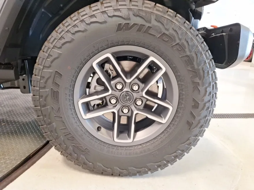 2025 Jeep Gladiator Mojave photo 1