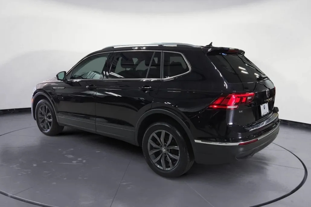 2022 Volkswagen Tiguan SE photo 1