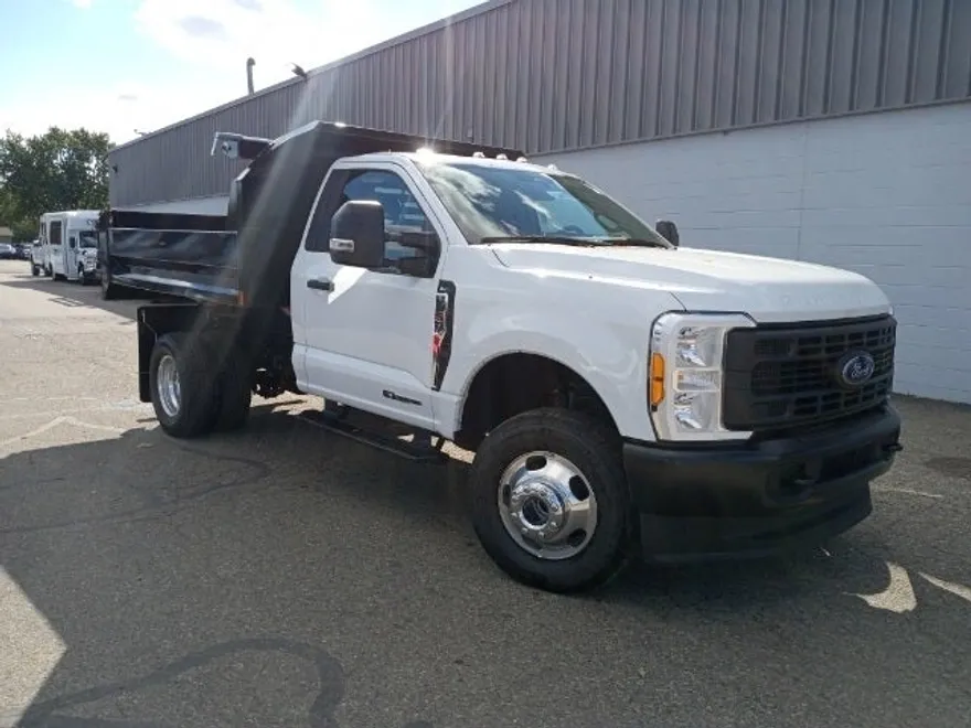 2023 Ford F-350 photo 1