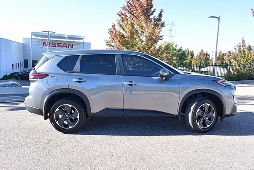 2026 Nissan Rogue SV photo 1