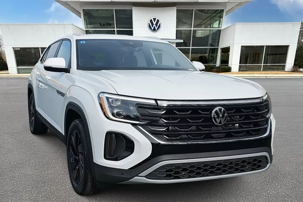 2025 Volkswagen Atlas Cross Sport SE Technology photo 1