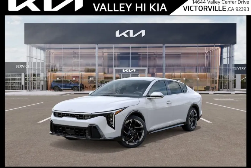 2025 Kia K4 GT-Line photo 1
