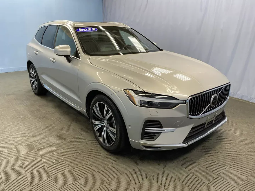2022 Volvo XC60 Recharge Hybrid Inscription photo 1