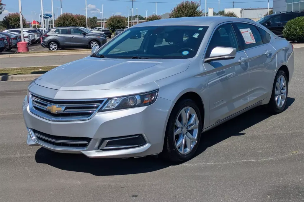 2017 Chevrolet Impala 1LT photo 1