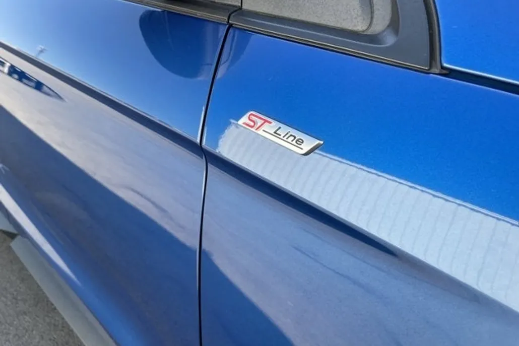 2022 Ford Edge ST-Line photo 1