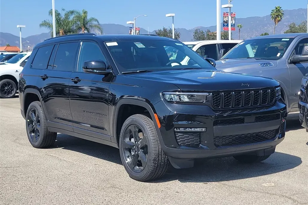 2025 Jeep Grand Cherokee Limited photo 1