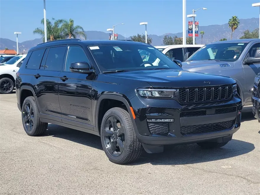 2025 Jeep Grand Cherokee Limited photo 1