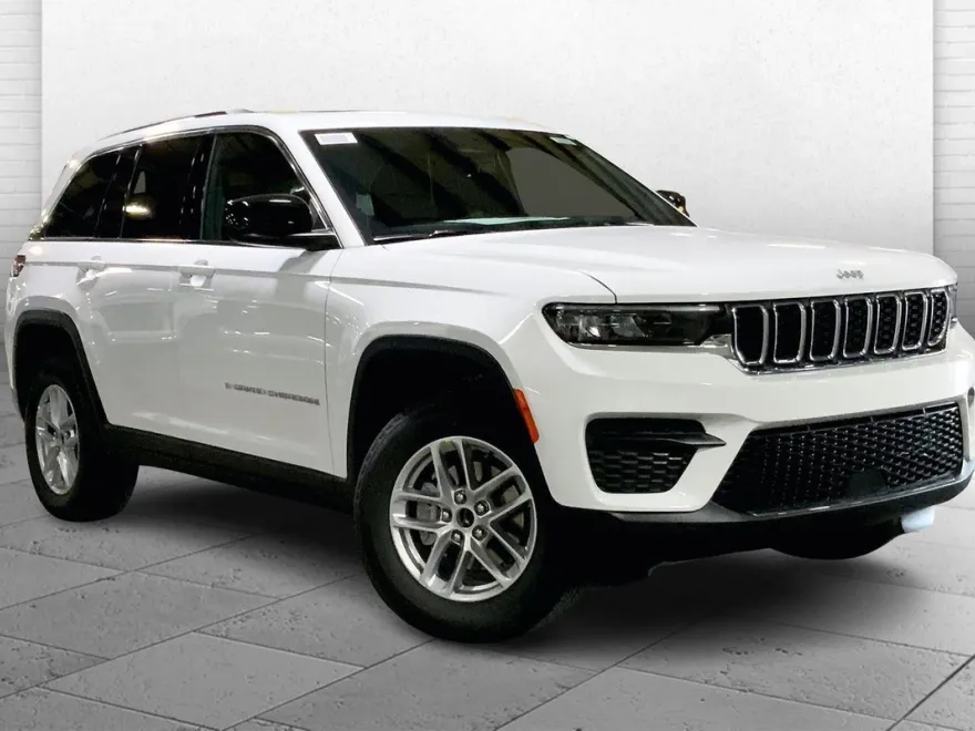 2025 Jeep Grand Cherokee Laredo photo 1