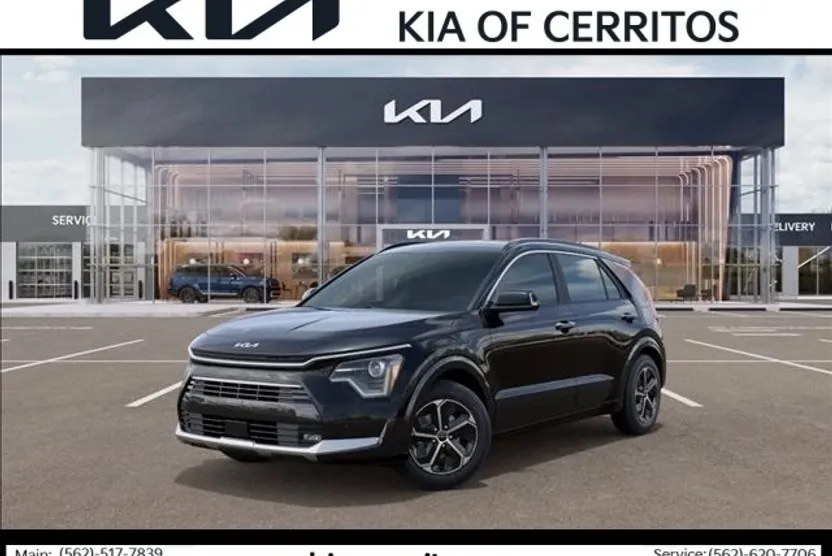 2025 Kia Niro SX photo 1