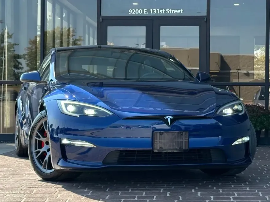 2023 Tesla Model S Plaid photo 1