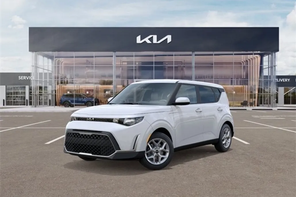 2025 Kia Soul LX photo 1