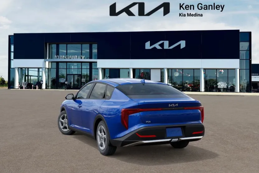 2025 Kia K4 LXS photo 1