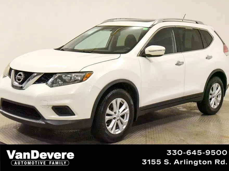2014 Nissan Rogue SV photo 1