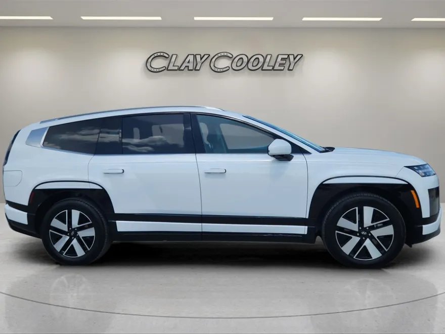 2026 Hyundai Ioniq SEL photo 1