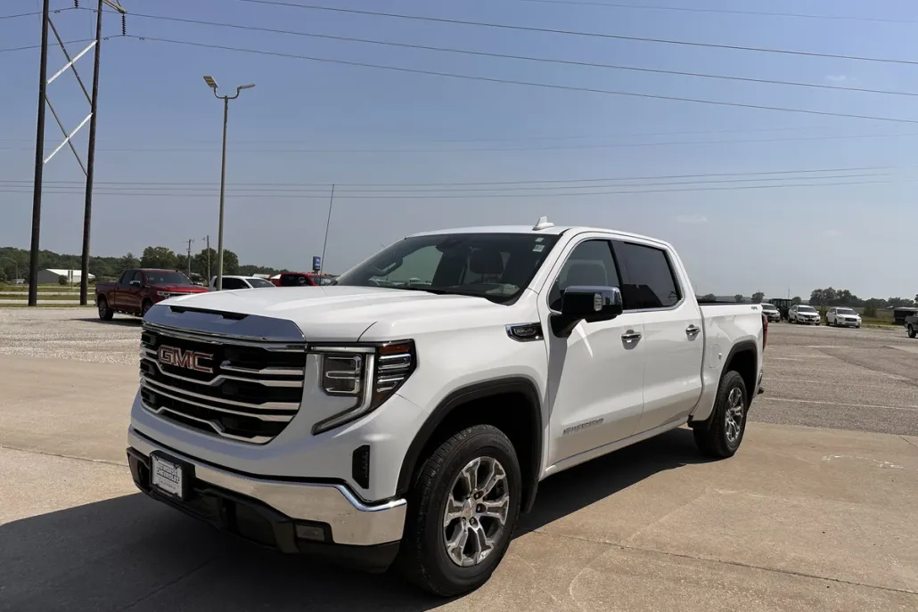 2024 Gmc Sierra 1500 SLT photo 1