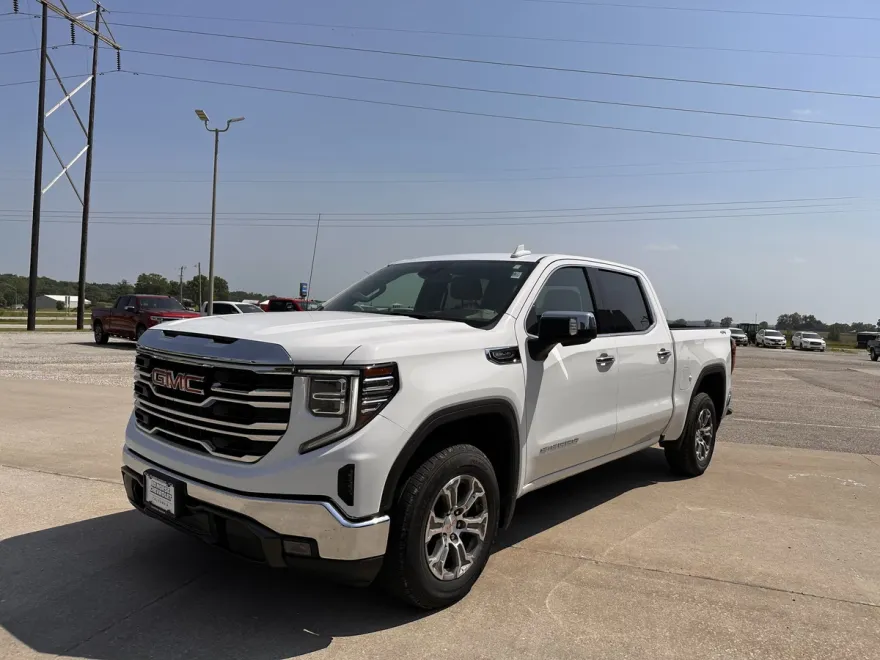 2024 Gmc Sierra 1500 SLT photo 1