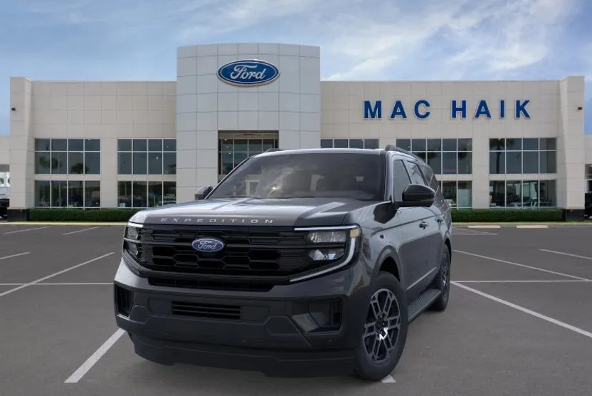 2025 Ford Expedition photo 1