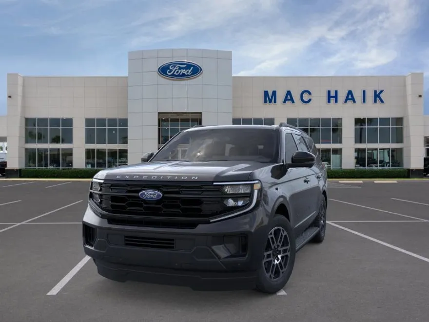 2025 Ford Expedition photo 1