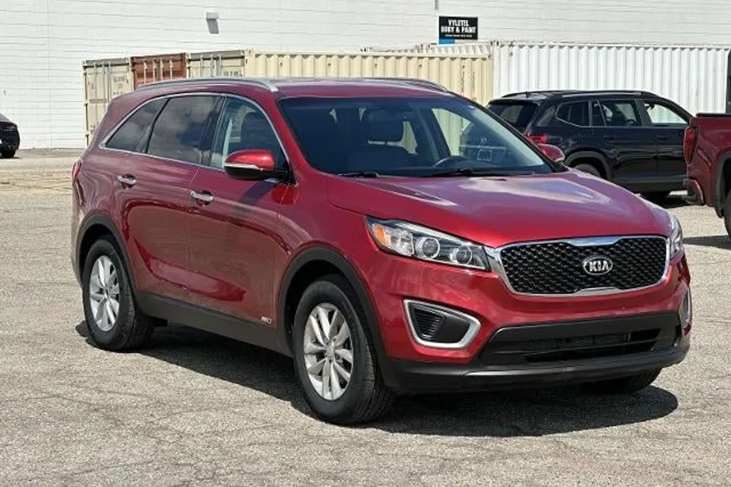 2017 Kia Sorento LX photo 1