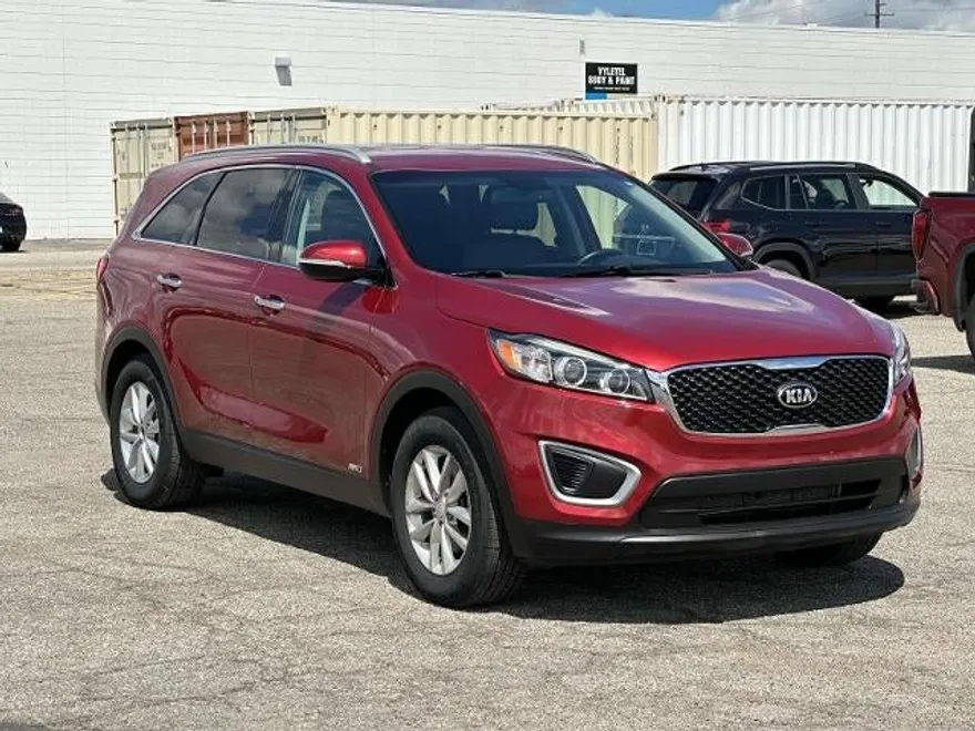 2017 Kia Sorento LX photo 1