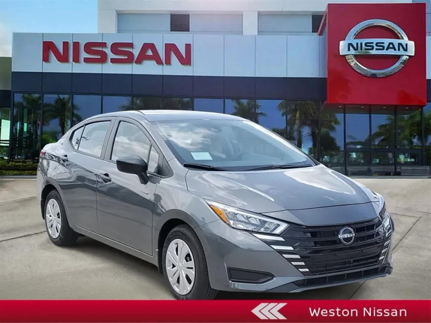 2025 Nissan Versa 1.6 S photo 1