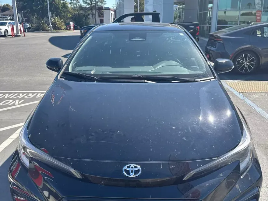 2023 Toyota Corolla SE photo 1
