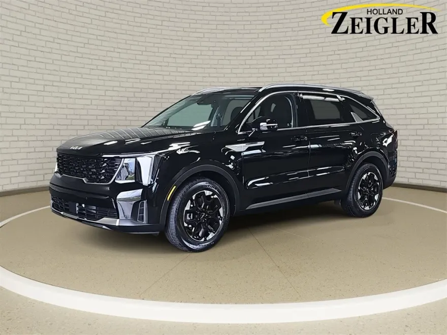 2025 Kia Sorento S photo 1
