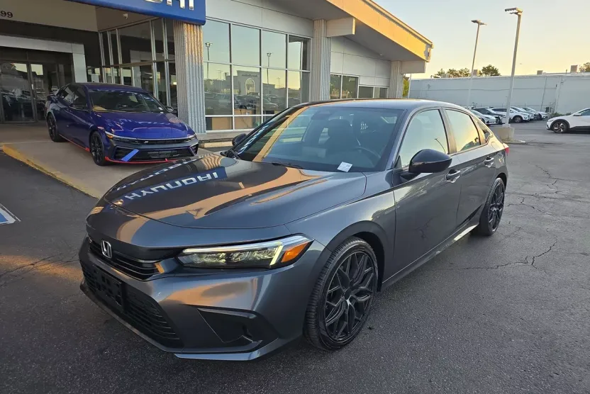 2022 Honda Civic Sport photo 1