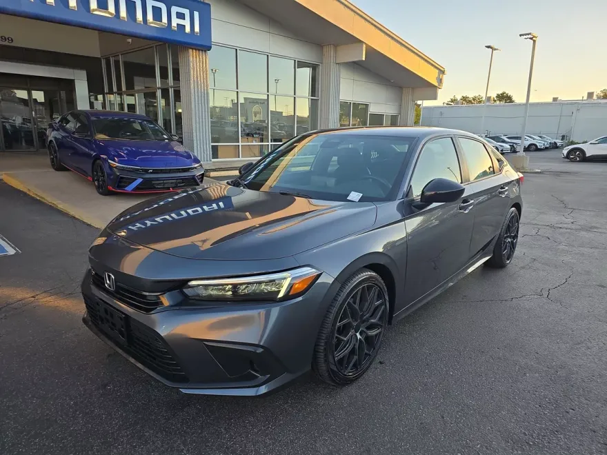 2022 Honda Civic Sport photo 1