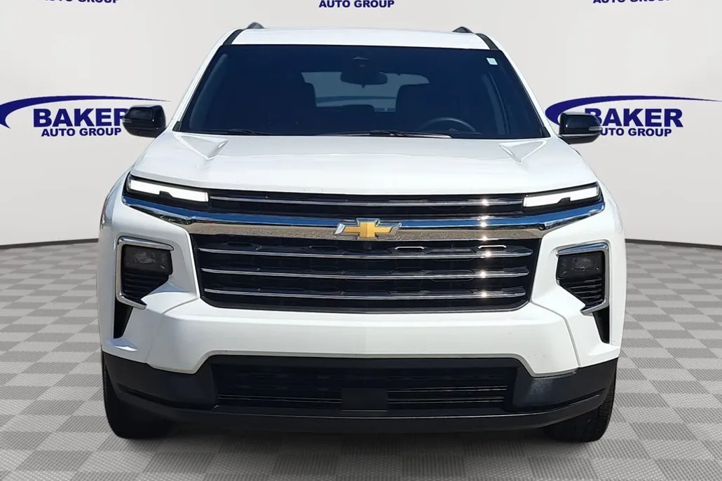 2025 Chevrolet Traverse photo 1