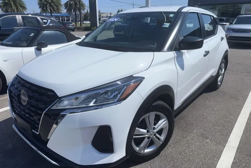 2024 Nissan Kicks S photo 1