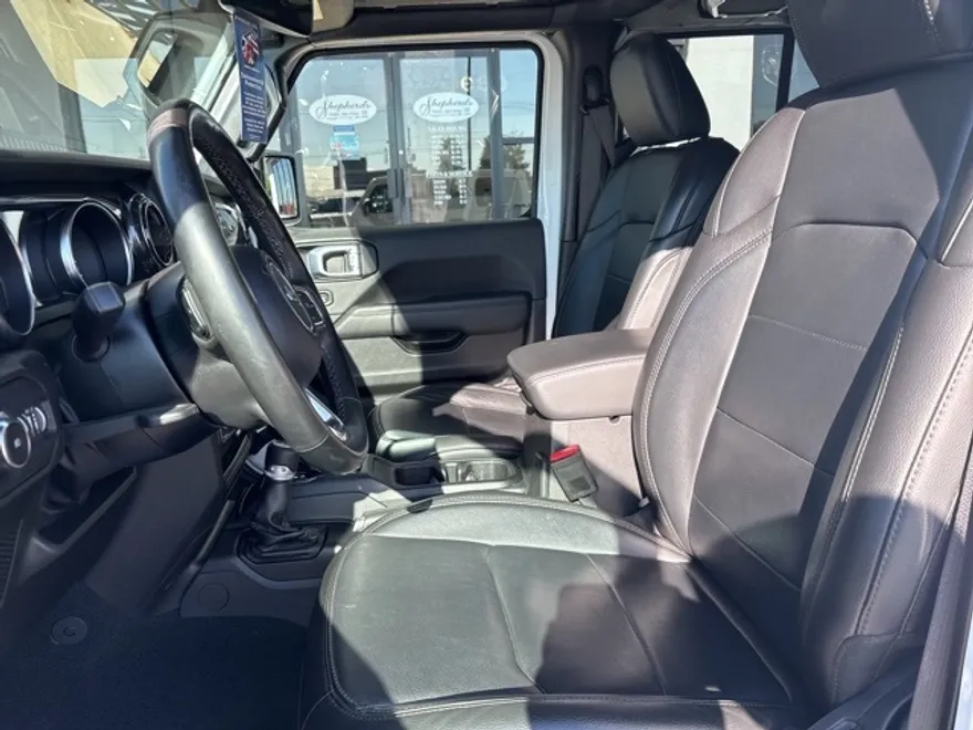 2022 Jeep Wrangler Unlimited Sahara Altitude photo 1