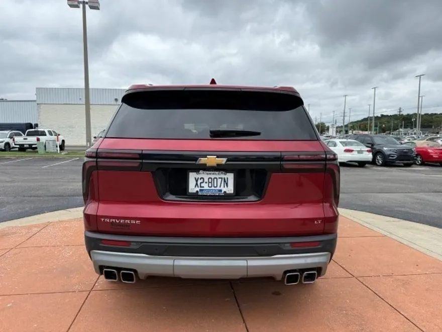 2024 Chevrolet Traverse photo 1
