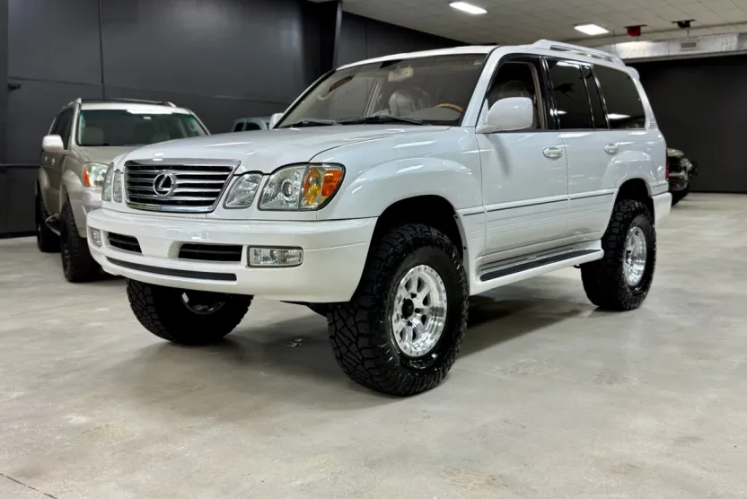 2006 Lexus LX 470 photo 1